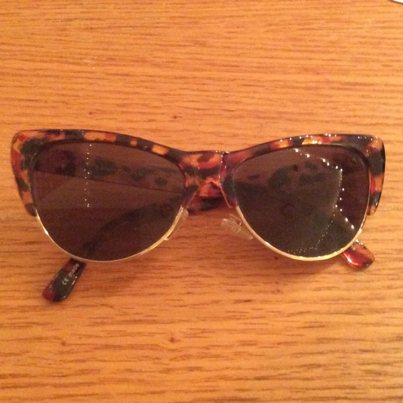 🔆RARE Urban Outfitters Cat Eye Sunglasses 🔆