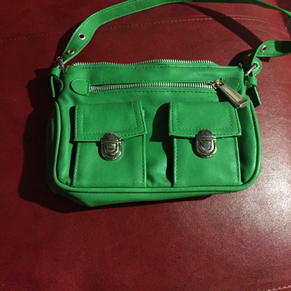 Small green clutch - Picture 1 of 1