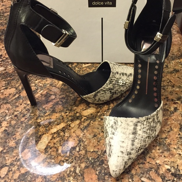 DV by Dolce Vita Kanni Ankle Strap Pump NWB