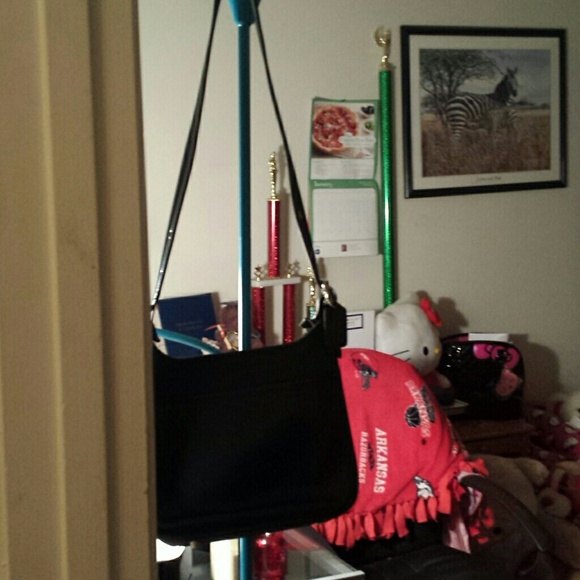 Authentic Coach - Picture 1 of 4