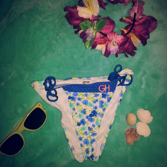 Gilly hicks swim bottom