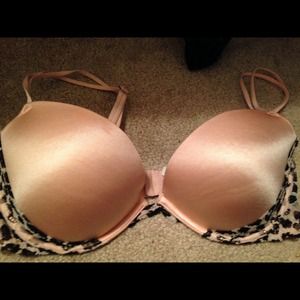 A beautiful Victoria secret pink bra 34D