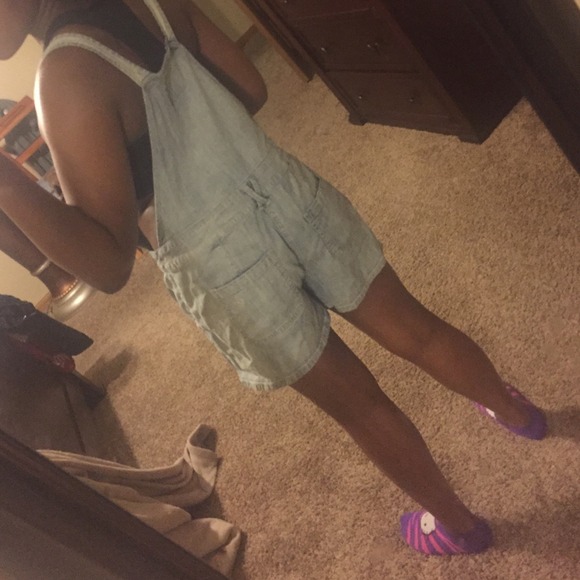 Shorts romper - Picture 2 of 2