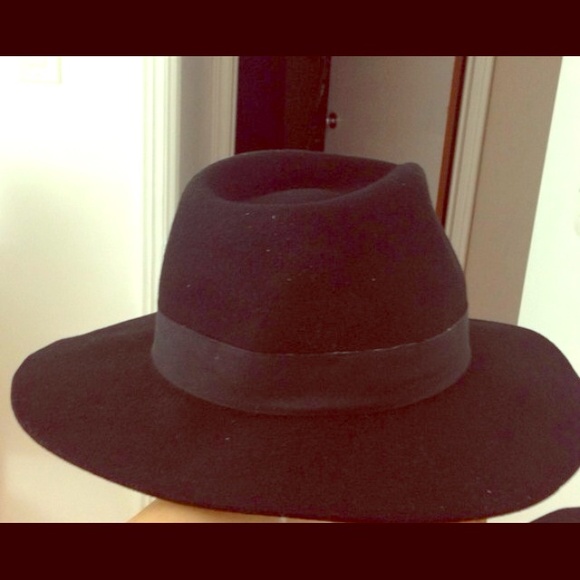 Classy wide brim hat