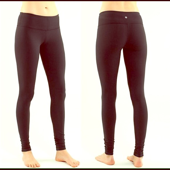 NWT LuluLemon Wunder Under Pant Black size 4