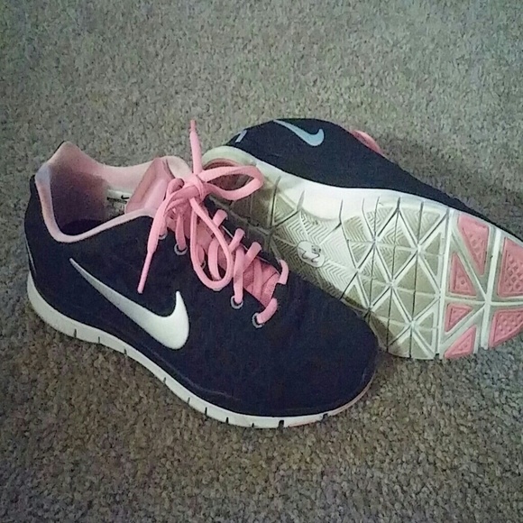 Nike cross fit 4 black n pink