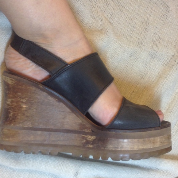 Black leather shoes - Picture 1 of 6