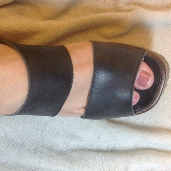 Black leather shoes - Picture 2 of 6