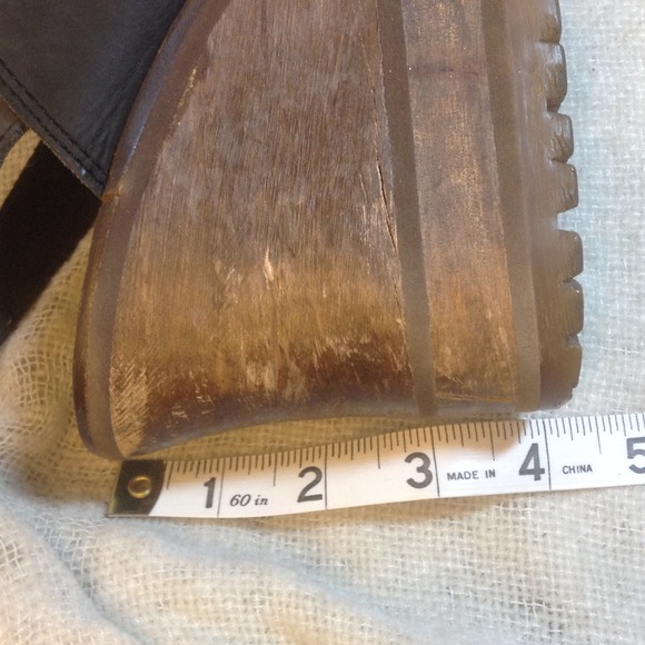 Black leather shoes - Picture 3 of 6