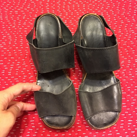 Black leather shoes - Picture 6 of 6