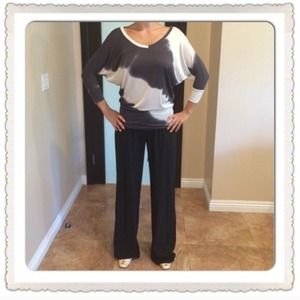 🌹SALE🌹VeronicaM NWOT Top