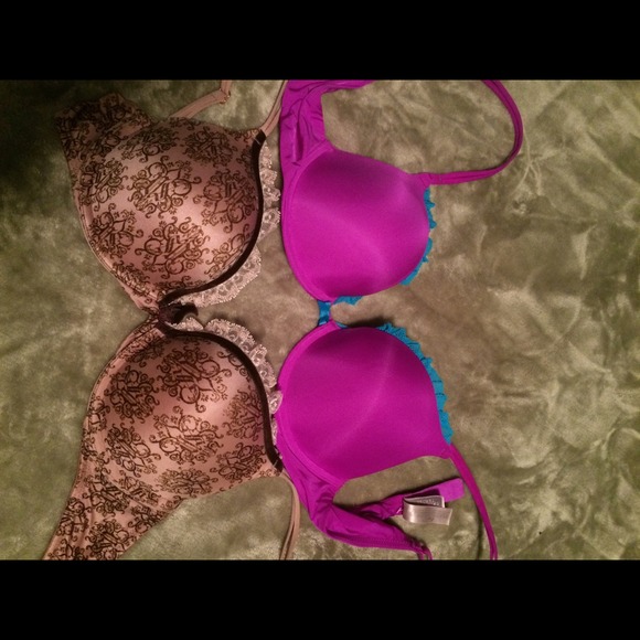 SOLD 2 Victoria's Secret push up bras