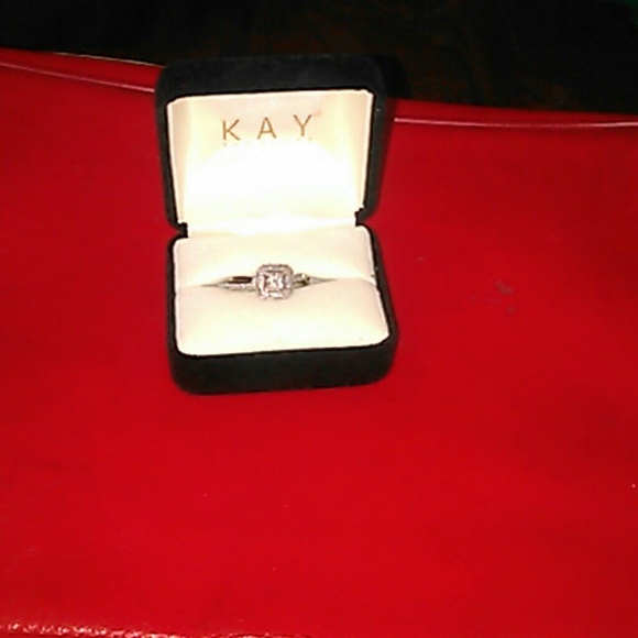 Diamond ring - Picture 1 of 1