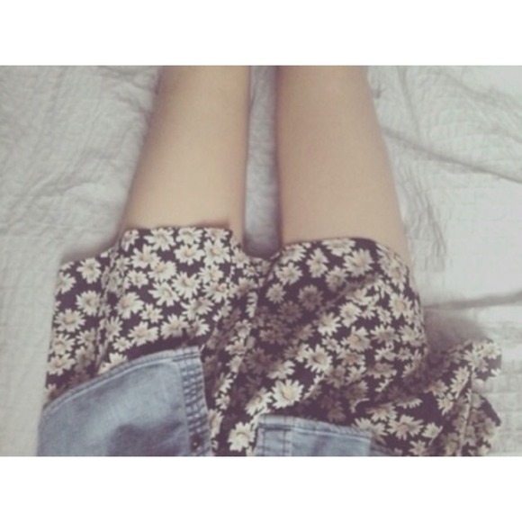 Never worn! Daisy floral print // Brandy Melville