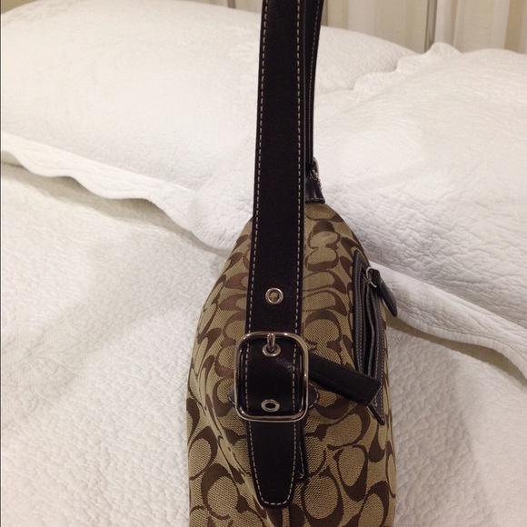 Coach Handbag-Great condition!! - Picture 2 of 3