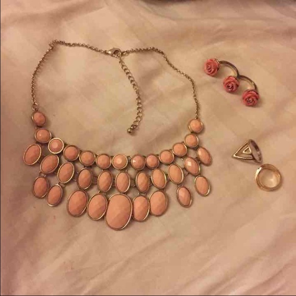 Necklace & rings bundle