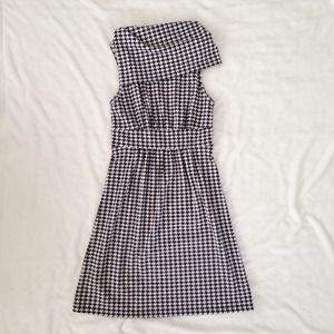 ModCloth Dresses - Houndstooth Coach Tour Dress ModCloth Dresses - Houndstooth Coach Tour Dress