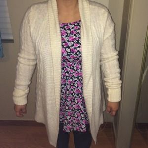 Off white knitted abercombie  & fitch cardigan