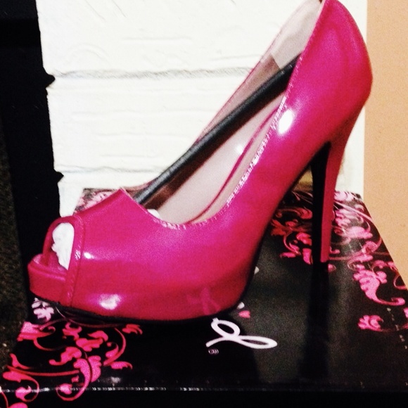 Pumps - Picture 1 of 1