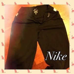 🎈SALE! Nike Dri-Fit Workout Capris