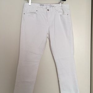 white modern crop jeans