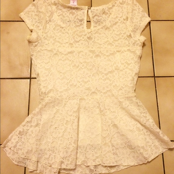 Ivory colored shirt. Size small - Picture 2 of 3