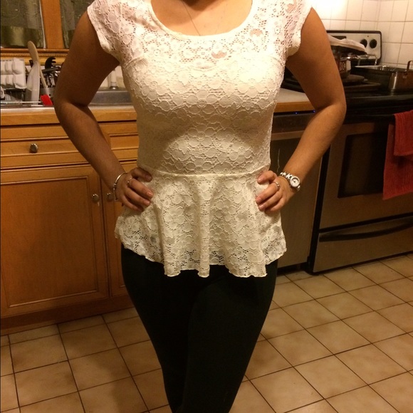 Ivory colored shirt. Size small - Picture 3 of 3