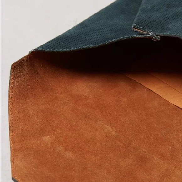 NWT Anthropologie leather suede green clutch $78 - Picture 3 of 3