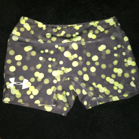 Under armour shorts (kids)
