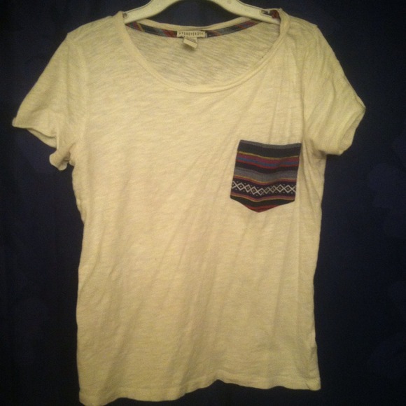*SALE* F21 Tee with Tribal Pocket