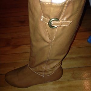 Chestnut boots