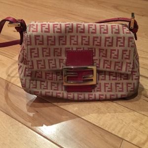 Smal Fendi purse