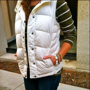 Banana Republic new white vest with removable hood