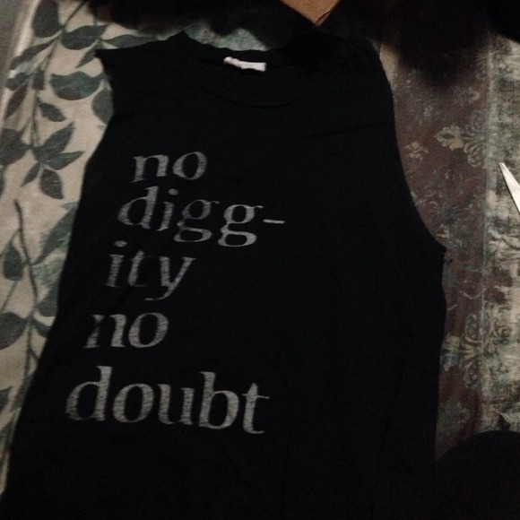 BOX ITEM # 11 NO DIGGITY NO DOUBT TOP