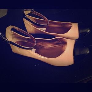 9.5 Steve Madden Flats