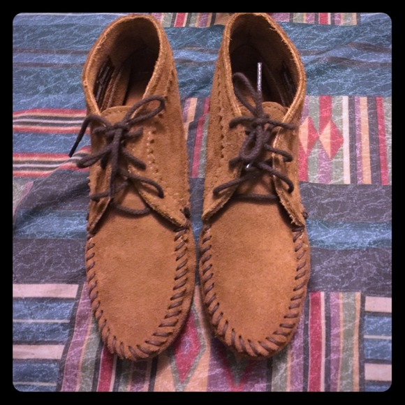 Very comfortable Minnetonka booties
