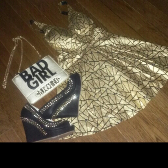 Super cute nwot  studded wedges - Picture 1 of 3