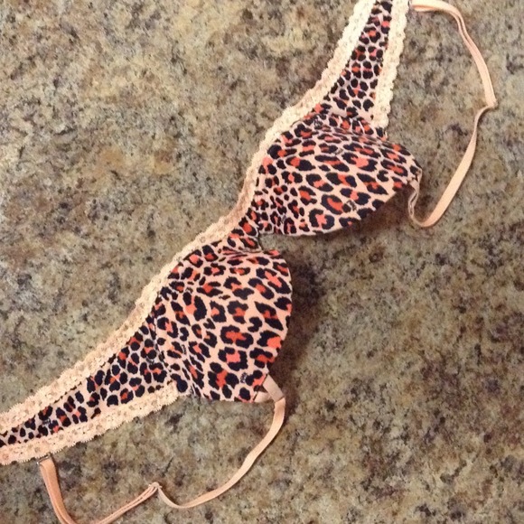 Victoria secret pink bra size 32 B