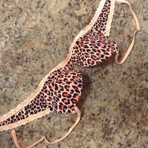 Victoria secret pink bra size 32 B