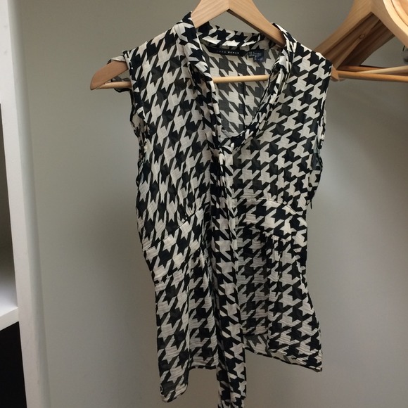 Black and white Zara blouse