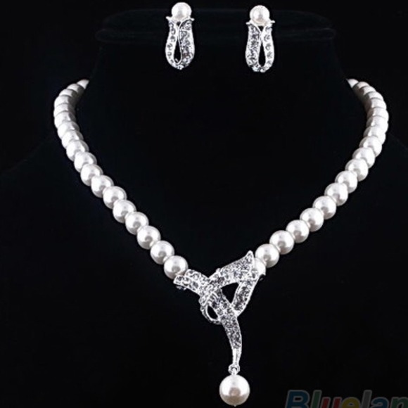 18" Pearl Crystal Choker Jewelry Set