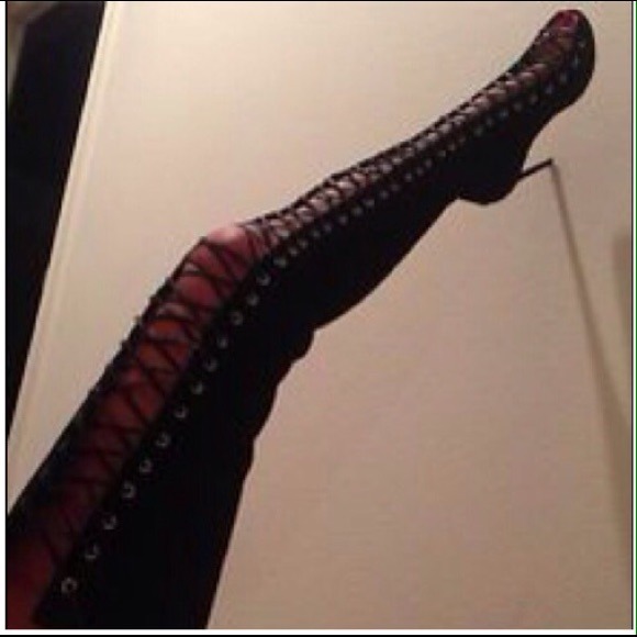 SOLD ..!!!!!                Black Thigh high boots - Picture 1 of 2