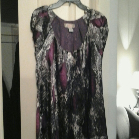 Shiny all over print cap sleeve top