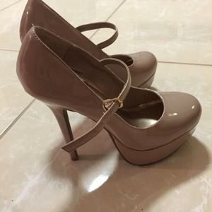 Nude Charlotte Russe Pumps