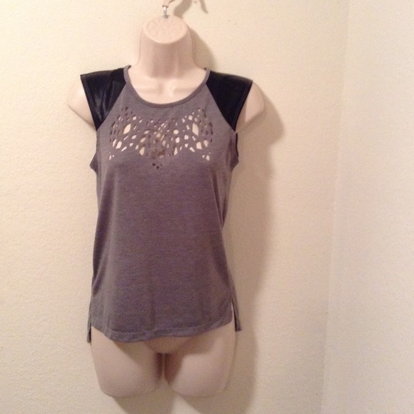 Grey top