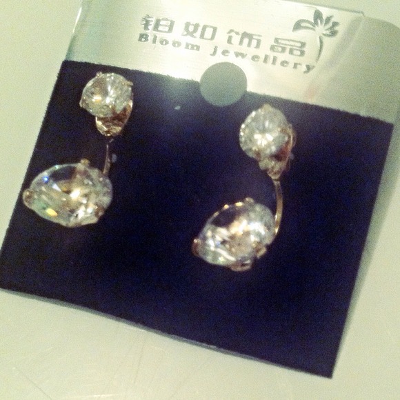 Classy Earrings🌟