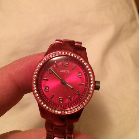 Small..... ?GUESS? Watch in fuchsia ;-)