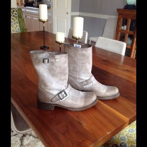 Frye Veronica Short "distressed grey" boots