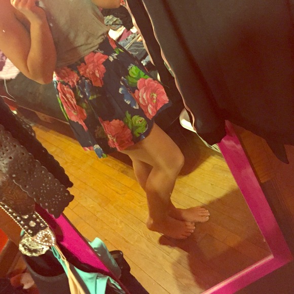 Hollister skirt