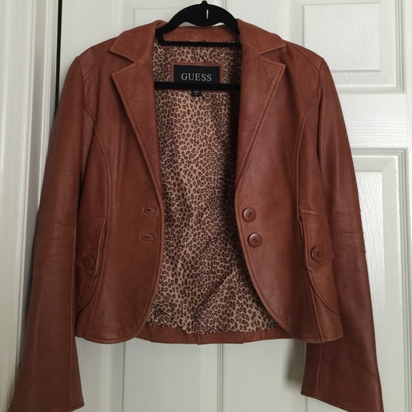 💰price drop!💰Guess leather jacket